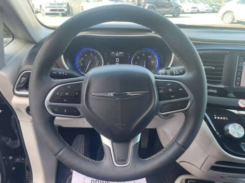 2024 Chrysler Voyager LX