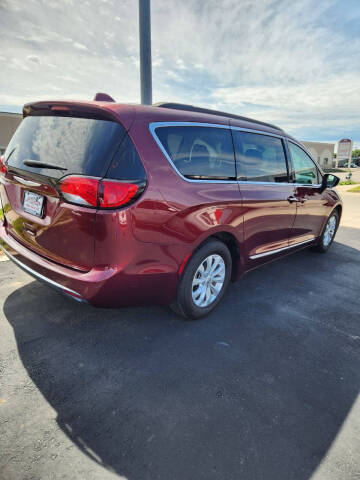 2017 Chrysler Pacifica Touring Plus