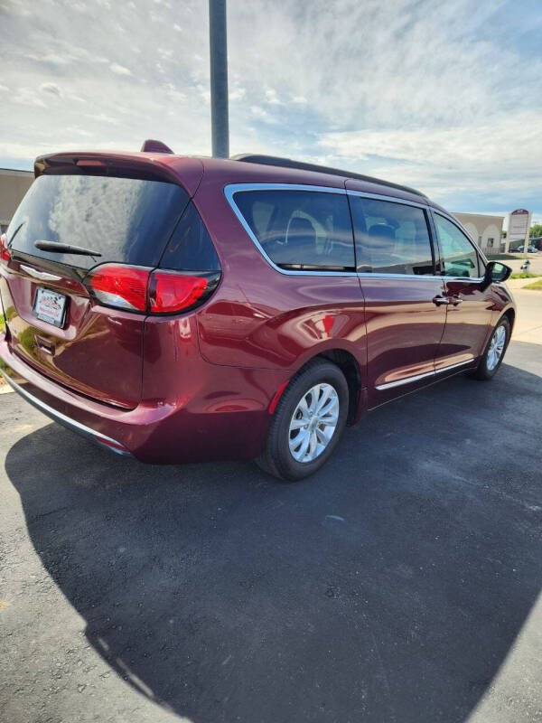 2017 Chrysler Pacifica Touring Plus