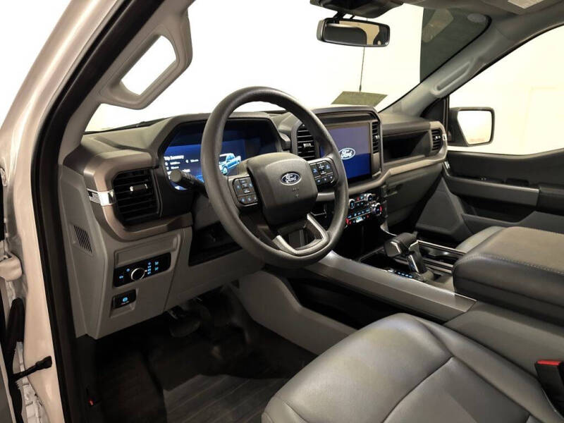 2025 Ford F-150 Lightning Pro