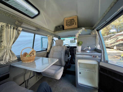 1993 Winnebago Camper