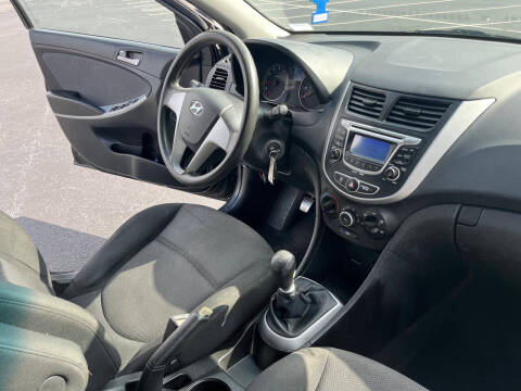 2013 Hyundai Accent GS