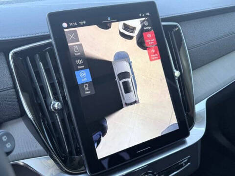 2025 Volvo XC90 T8 Ultra Bright Theme 6P