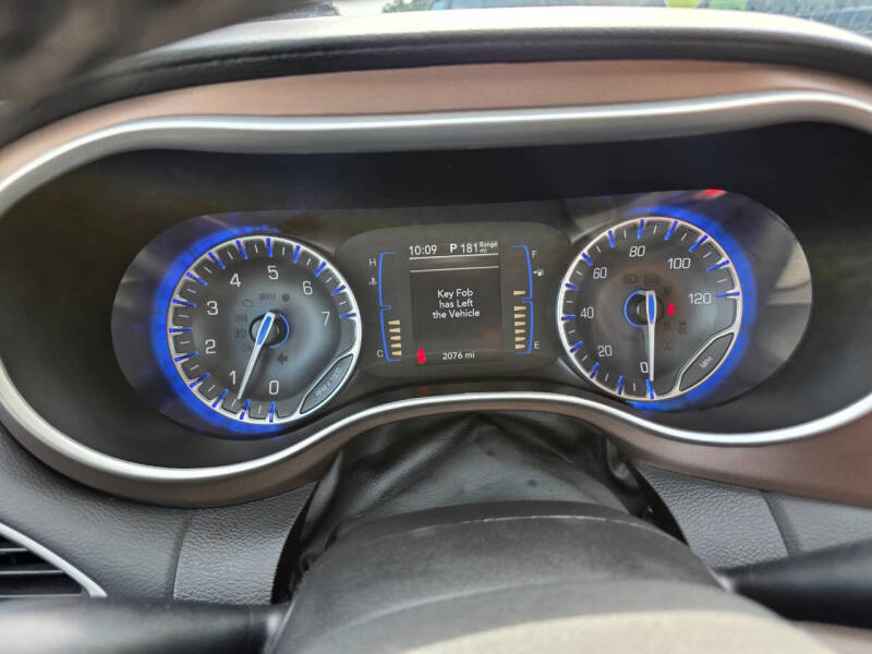 2023 Chrysler Voyager LX