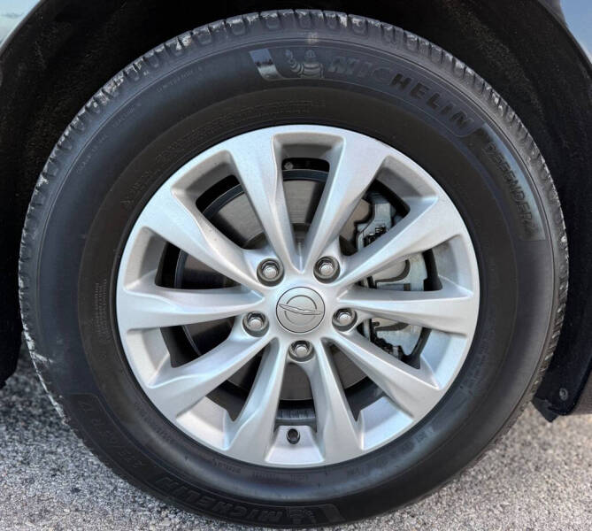 2017 Chrysler Pacifica Touring-L