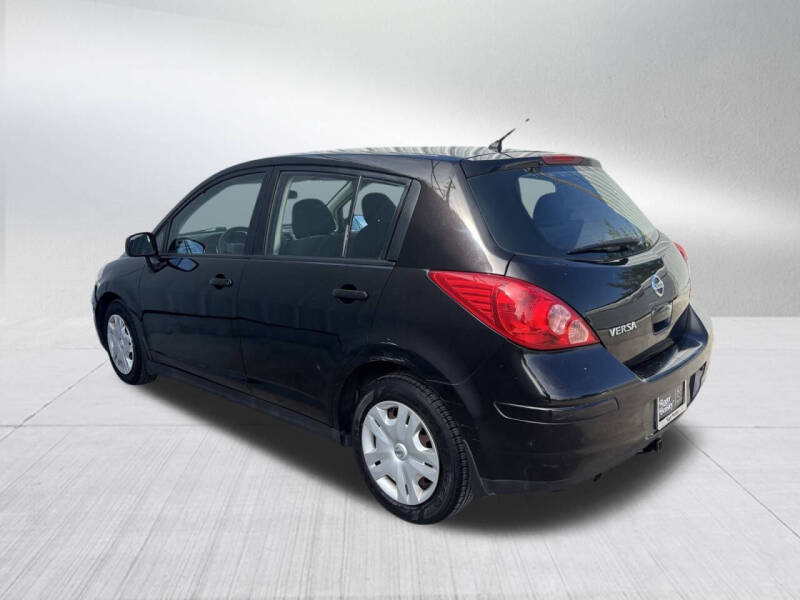 2011 Nissan Versa 1.8 S