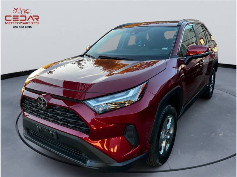 2025 Toyota RAV4 XLE's photo
