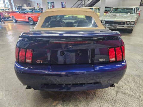 2004 Ford Mustang GT Deluxe
