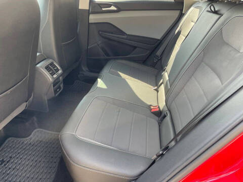 2022 Volkswagen Taos SE