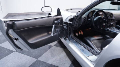 2005 Dodge Viper SRT-10