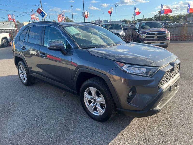 2020 Toyota RAV4 XLE