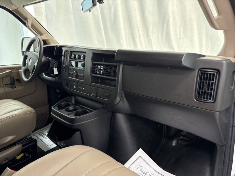 2025 Chevrolet Express 2500