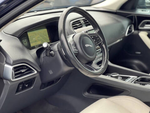 2017 Jaguar F-PACE 35t Prestige