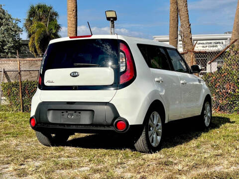 2015 Kia Soul +