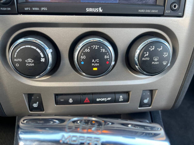 2014 Dodge Challenger SRT8