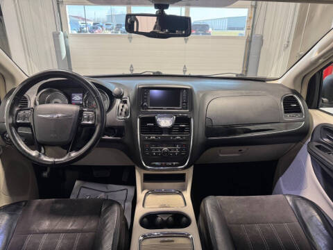 2016 Chrysler Town and Country Limited