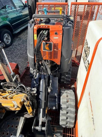 2016 Ditch Witch R300