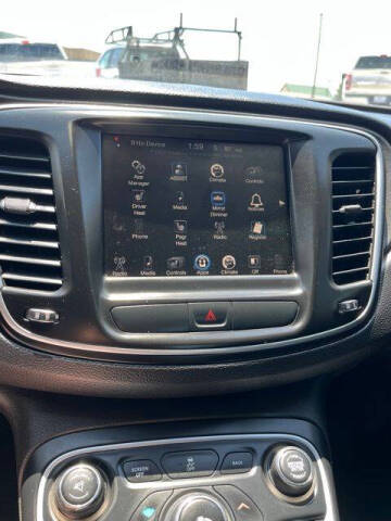 2016 Chrysler 200 Limited
