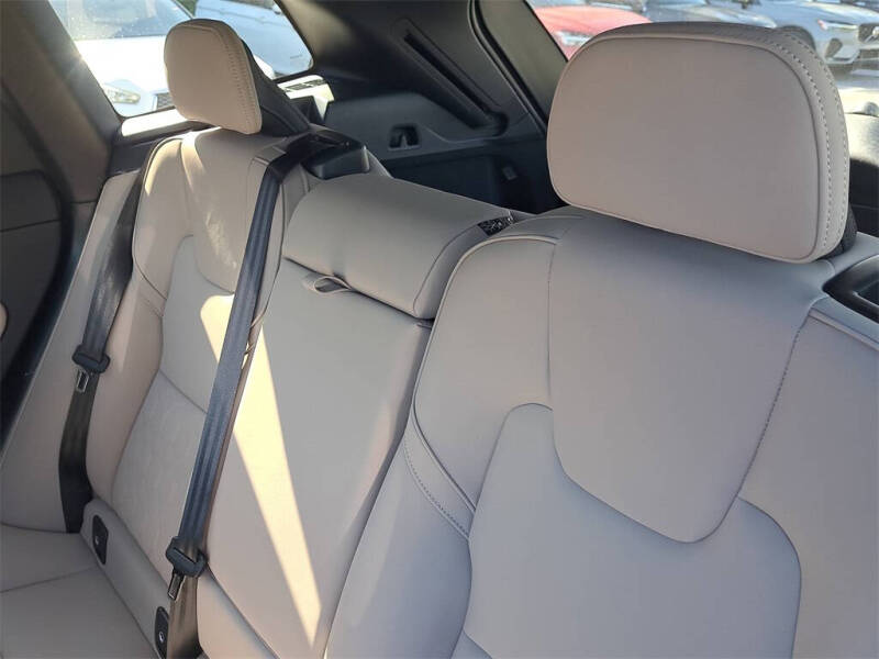 2026 Volvo XC60 T8 Plus