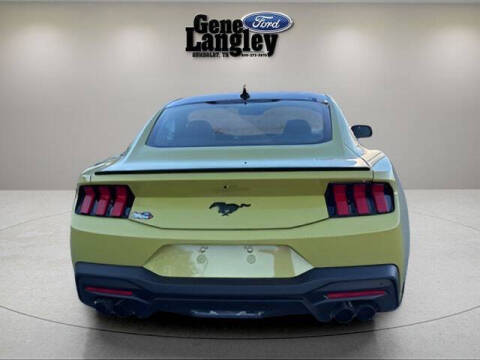 2025 Ford Mustang EcoBoost