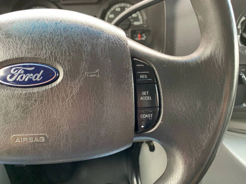 2013 Ford E-Series E-450 SD