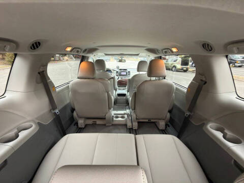 2013 Toyota Sienna