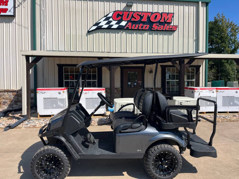 2024 E-Z-GO Express 4