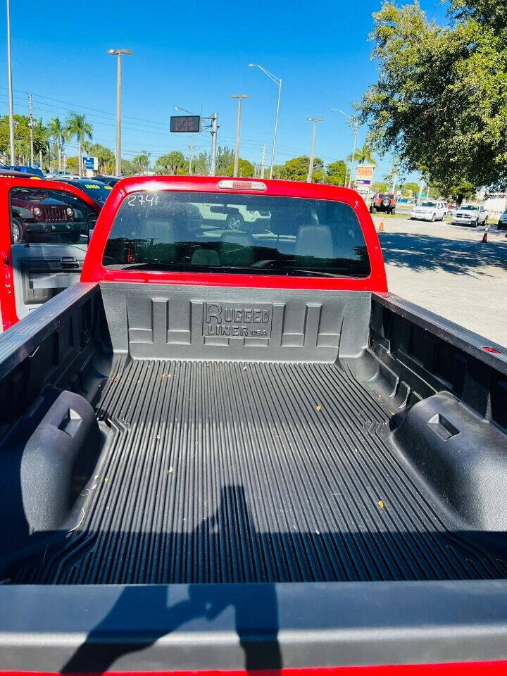 2013 Ford F-250 Super Duty  - $23,950