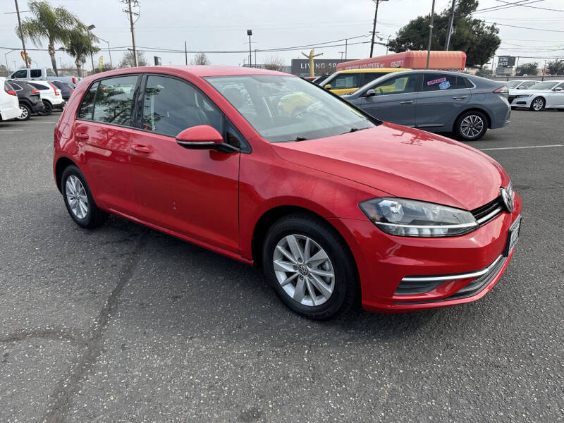 2019 Volkswagen Golf SE