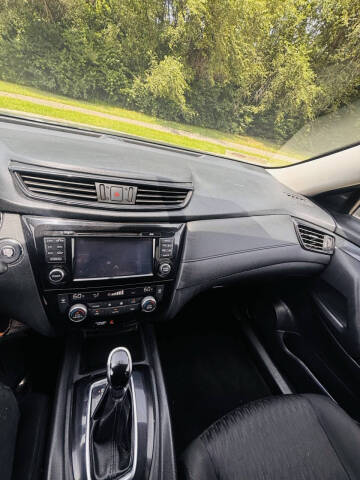 2017 Nissan Rogue SV