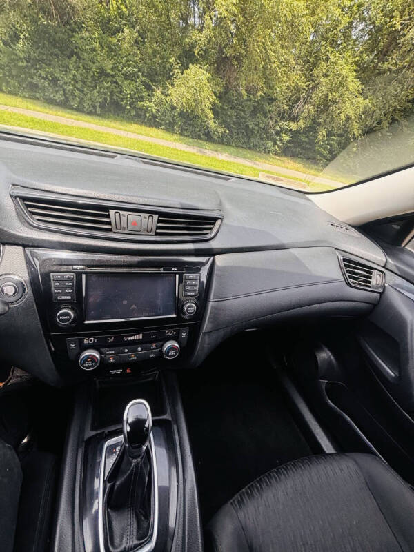 2017 Nissan Rogue SV