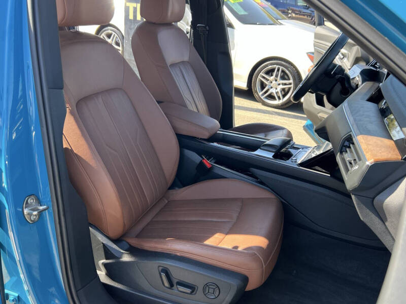 2019 Audi e-tron quattro Premium Plus