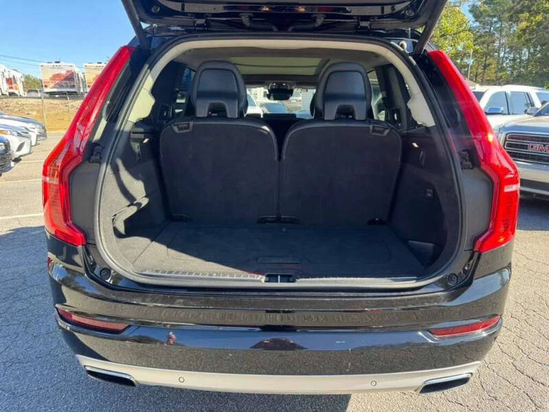 2016 Volvo XC90 T6 Momentum