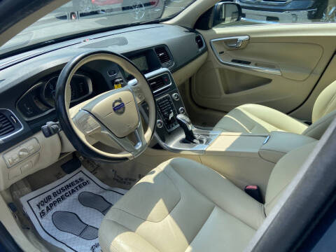 2015 Volvo S60 T5 Drive-E Platinum