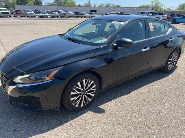 Used 2024 Nissan Altima SV with VIN 1N4BL4DV8RN371491 for sale in Maysville, KY
