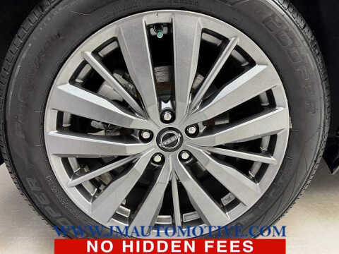 2022 Nissan Pathfinder SL