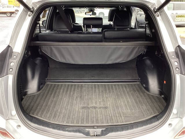 2017 Toyota RAV4 Hybrid SE