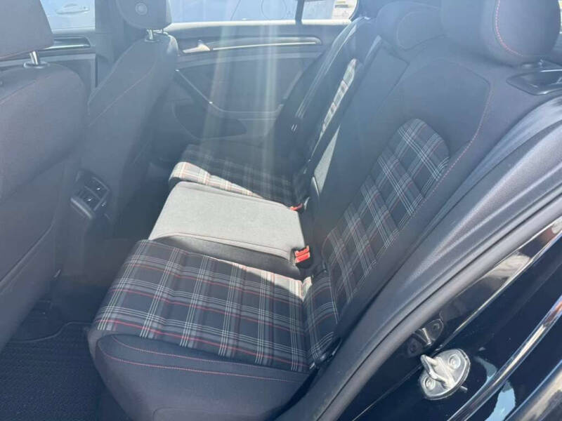 2017 Volkswagen Golf GTI S