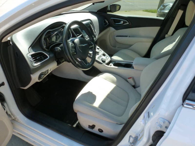 2017 Chrysler 200 Limited