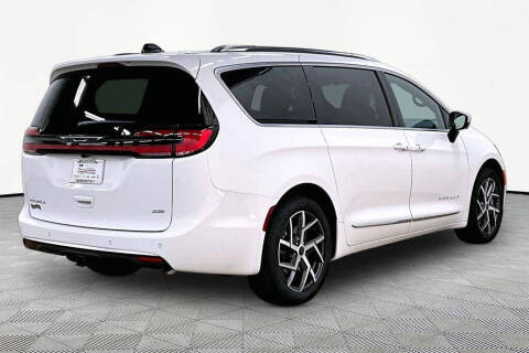 2027 Chrysler Pacifica Pinnacle