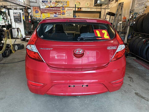 2012 Hyundai Accent GS