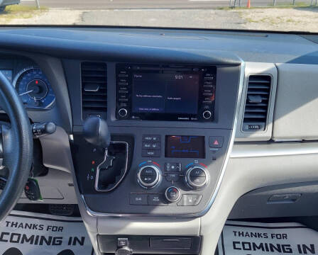 2019 Toyota Sienna LE 8-Passenger