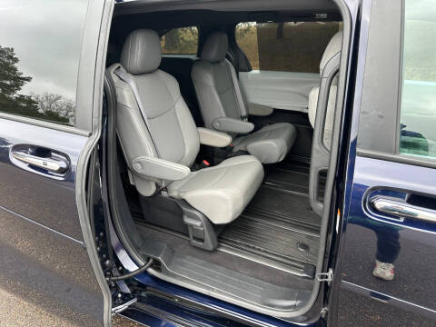 2025 Toyota Sienna XLE 7-Passenger