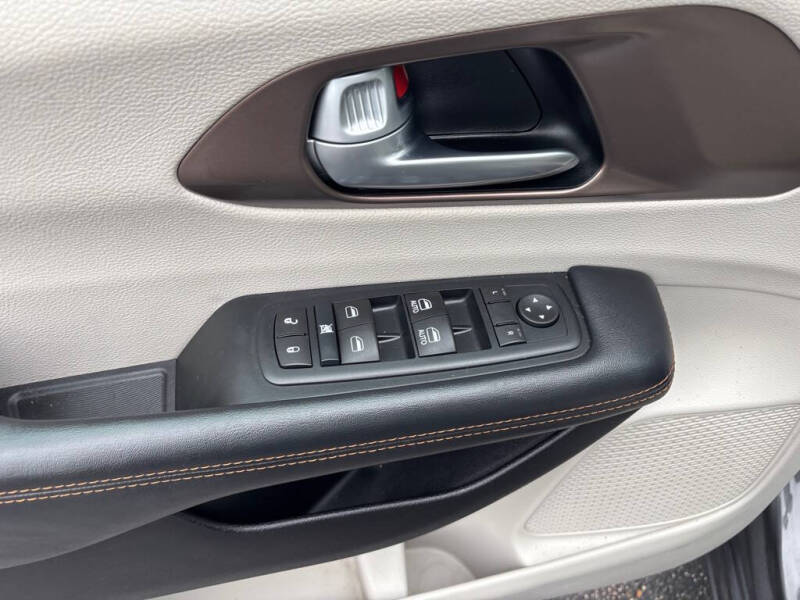 2017 Chrysler Pacifica Touring