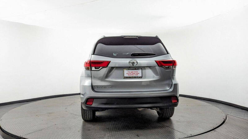 2019 Toyota Highlander LE