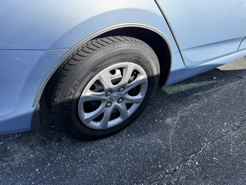 2013 Hyundai Accent GLS