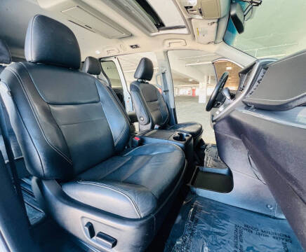 2016 Toyota Sienna SE Premium 8-Passenger