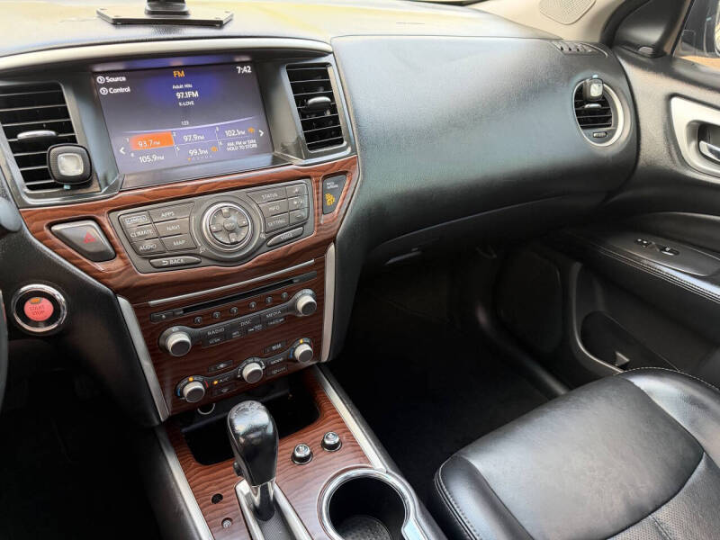 2017 Nissan Pathfinder Platinum