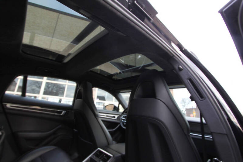 2017 Porsche Panamera Turbo