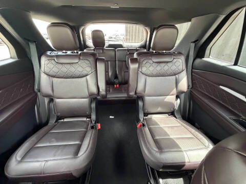 2025 Ford Explorer Platinum